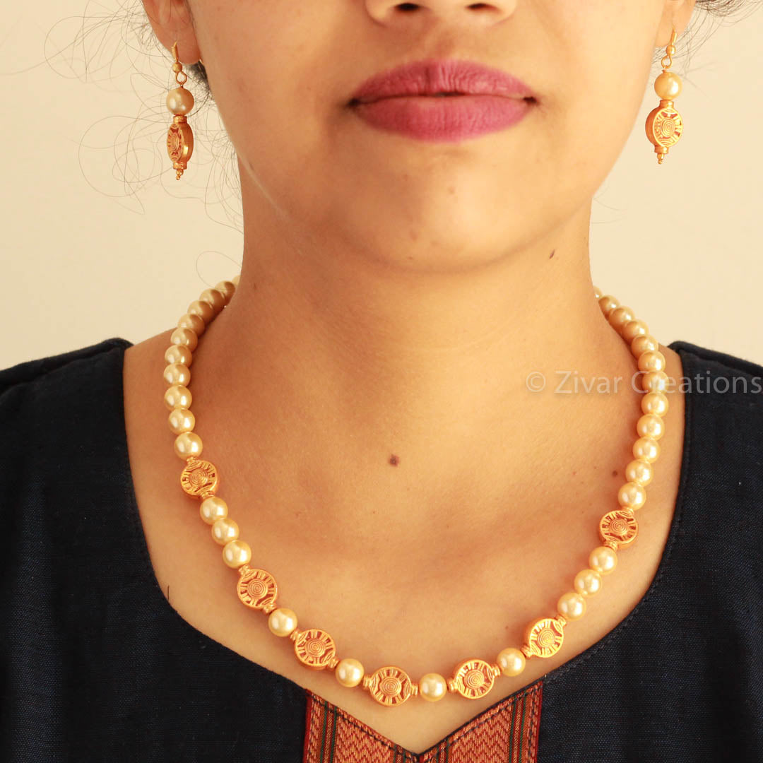 Pearl and Geru beads Necklace